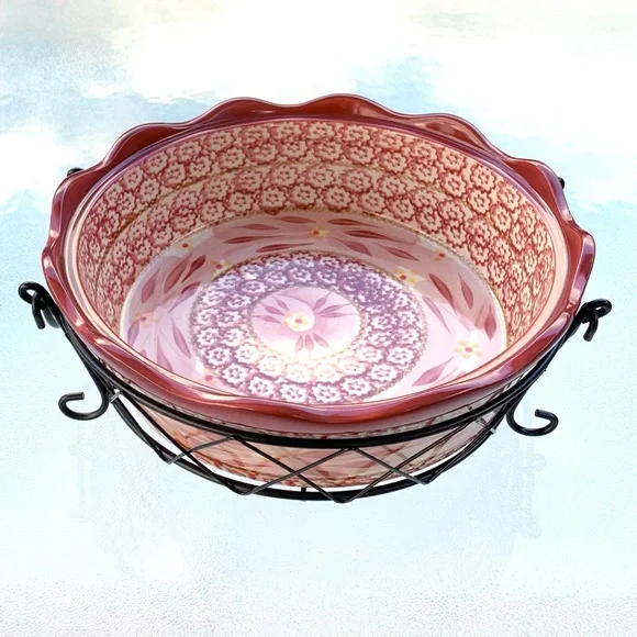 Temp-Tations Old World 2.5 Quart Red Pattern Casserole Dish with Carrier - Picture 2 of 6